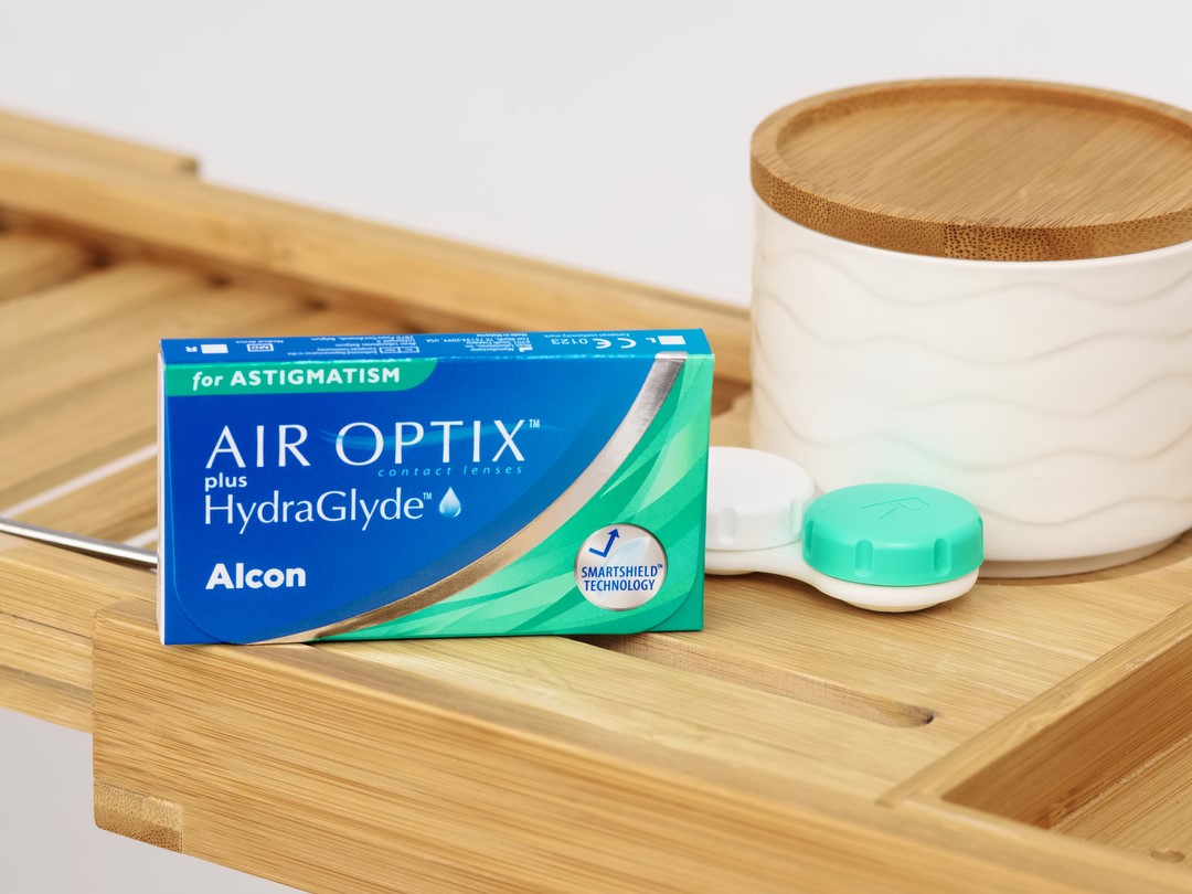 AIR OPTIX plus HydraGlyde® for Astigmatism